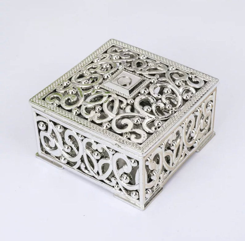 Square Wedding Favor Boxes, Luxury Gold Favor Boxes, Engagement, Nikkah, Mehndi, Eid, Gift, Diwali, Christmas, Birthday Favor Boxes, Decorations UK